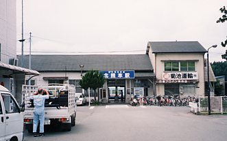 kF{w